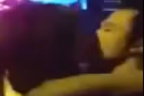 Phản cảm cảnh “khóa môi” của đôi nam nữ trong bar 