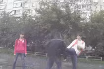 Ảnh động cười ra nước mắt: Khi con gái ra đòn (P57)