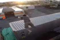 Gặp nạn vì tội... thích thể hiện