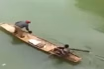 Xôn xao clip gái trẻ nhảy cầu tự tử giữa ban ngày