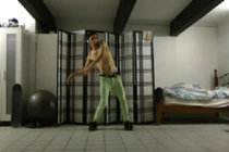 Nam thanh niên có body chuẩn, nhảy siêu dẻo