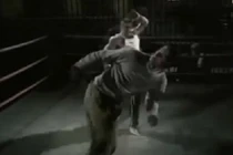 Choáng váng cảnh đẫm máu trên võ đài