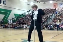 Mãn nhãn với phiên bản Michael Jackson của cậu học sinh điển trai