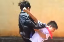 Học sinh cấp 2 đánh nhau như… “phim chưởng”