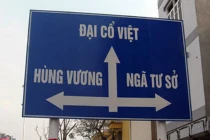 Đầy rẫy lỗi trên biển giao thông Việt Nam