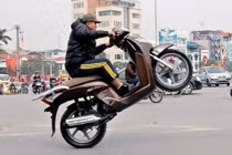 “Hú vía” trước màn bốc đầu xe của teen Việt (P14)