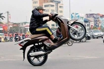 “Hú vía” trước màn bốc đầu xe của teen Việt (P14)