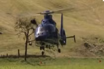 Giải cứu người rơi xuống hang động sâu 1000 mét