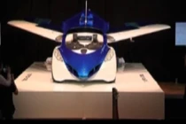 Lần đầu tiên ra mắt phiên bản ô tô biết bay