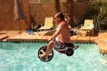 “Phì cười” với những người thích chơi trội