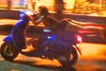 Hú vía cảnh giới trẻ Việt “làm xiếc” với xe tay ga (P19)