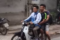 “Cậu ấm cô chiêu” chưa đủ tuổi vẫn cưỡi xe máy đi học