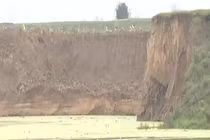 Người dân xót xa khi biết đang tiếp tay cho cát tặc