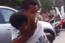 Tranh cãi clip CSHS bắt tội phạm trên phố Hà Nội