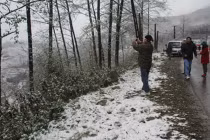 Tuyết phủ trắng đỉnh Phan Xi Păng