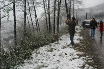 Tuyết phủ trắng đỉnh Phan Xi Păng