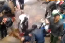 Clip máu chảy đỏ suối trong vụ sập cầu treo ở Lai Châu