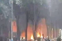 Cận cảnh hiện trường vụ đánh bom ở Tân Cương