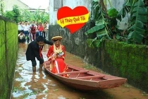 Xúc động những bức ảnh đám cưới mùa mưa lũ