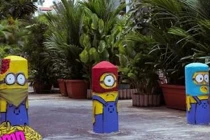 Thú vị với “đội quân minion” trên đường phố