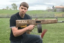 Ảnh động cười toe toét: Bắn súng không cần nhìn (P58)