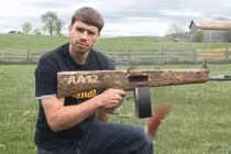 Ảnh động cười toe toét: Bắn súng không cần nhìn (P58)