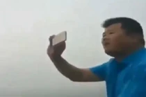 Mất iphone vì cái tội khoe khoang