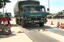 Thủ đoạn cò mồi dẫn xe né trạm cân ở Huế