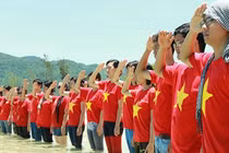 “Hướng về biển Đông – Chạm vào Tổ quốc“