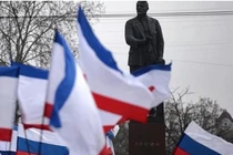 Dân biểu tình ủng hộ việc sáp nhập đảo Crimea vào Nga