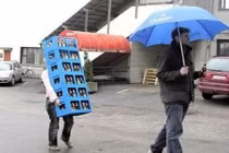 Giây phút kém ga lăng của cánh mày râu