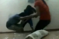 3 cô gái lột quần 1 chàng trai