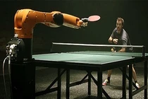 Huyền thoại bóng bàn suýt thua... rô-bốt