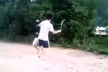 Trai làng dùng rựa “chém” nhau giữa ban ngày