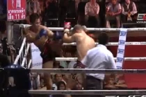 Run người với những đòn knockout bạo lực 