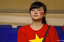 Phát sốt hình ảnh nữ CĐV khóc cuối trận U19 VN - Nhật Bản