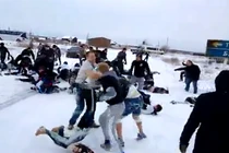 Cổ động viên bóng đá ẩu đả đẫm máu ở Moscow