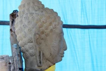 Ngắm tượng Phật cao 1,6 m vớt lên từ ao tôm 