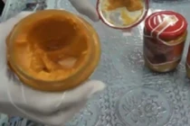 Giấu tiền chất ma túy trong mật ong nghệ gửi đi Úc