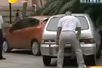 Ngỡ ngàng cảnh đỗ xe bá đạo của tài xế