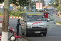 Xe dù lại lộng hành những ngày giáp Tết