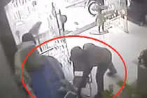 Trộm vào nhà lấy iPad như chốn không người