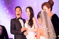 Tuấn Hưng hát tặng vợ trong lễ cưới