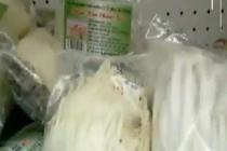 “Hành trình” của nấm không rõ nguồn gốc đến siêu thị