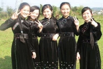 Thiếu nữ khoe sắc trong trang phục dân tộc (6)