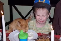 Đủ kiểu khóc ăn vạ của trẻ con