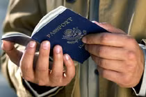 Công nghệ làm hộ chiếu giả và giao dịch sốc ở chợ đen 