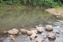 Đi dự tiệc cưới, thiếu nữ bị 4 trai làng hiếp dâm