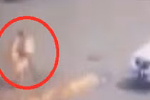 Kinh hoàng: Người thành đuốc sống vì bị xe ô tô đâm