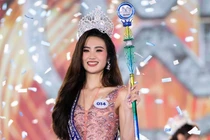 Xôn xao clip Hoa hậu Ý Nhi lên đồ sang chảnh đi dự tiệc sinh nhật